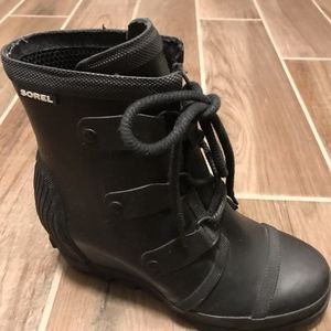 Women's Sorel Joan Rain Boot with Wedge Heel- Size